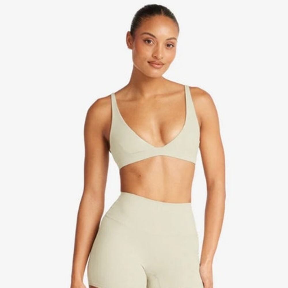 CSB Crop Shop Boutique Sports Bra L Chai